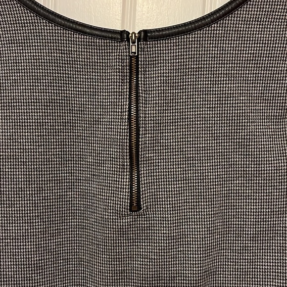 Short sleeved blouse - Picture 3 of 8